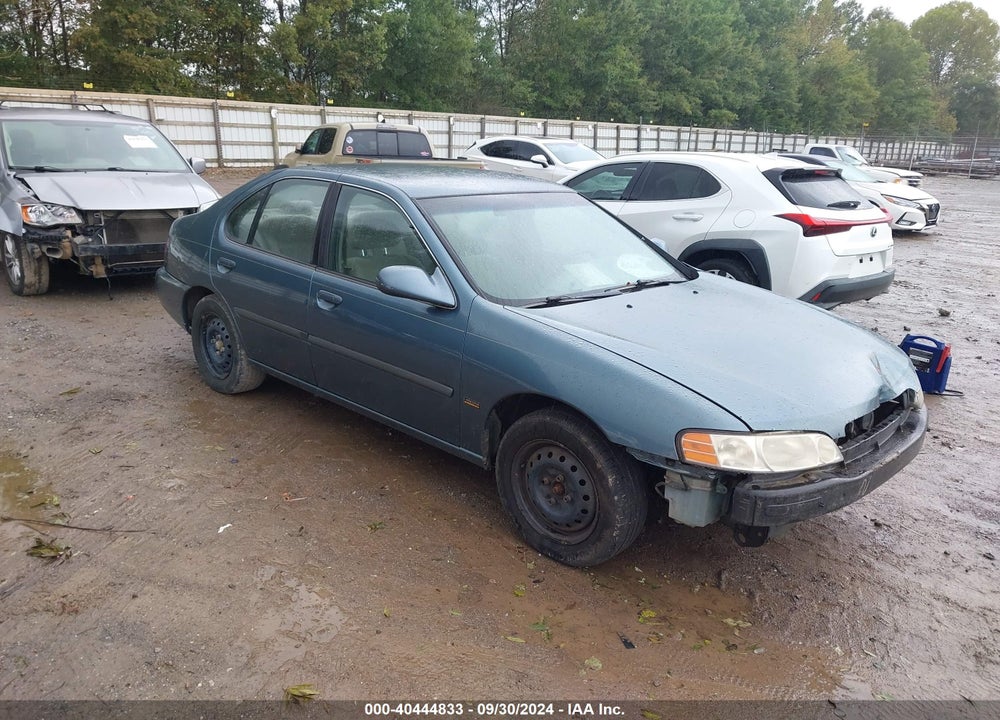 2001 NISSAN ALTIMA GXE VIN: 1N4DL01D21C126490