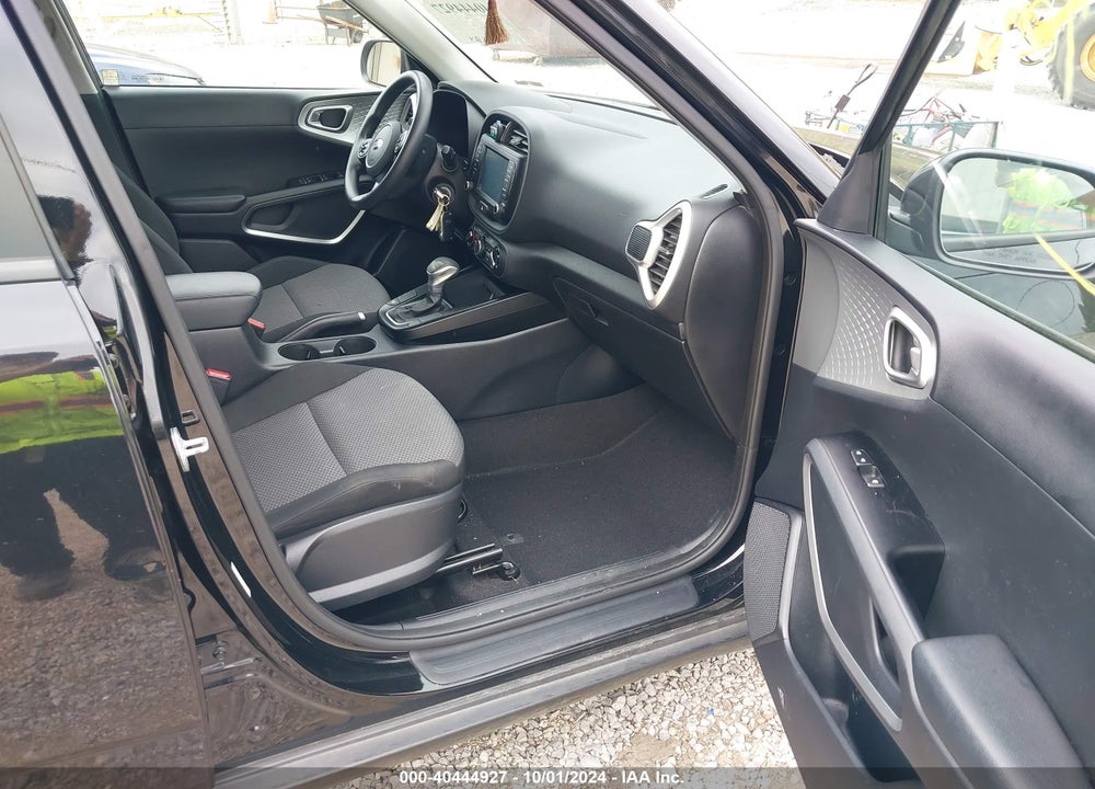 2020 KIA SOUL LX VIN: KNDJ23AU8L7700118