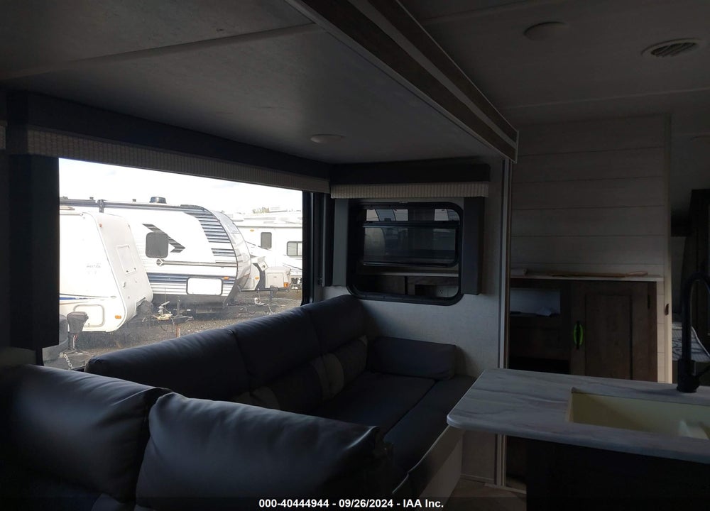 2021 FOREST RIVER OTHER VIN: 4X4TSMB26M7424187