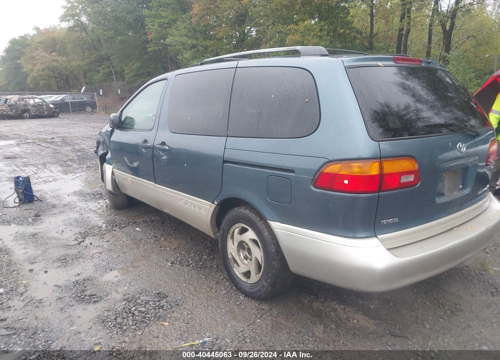 2000 TOYOTA SIENNA XLE VIN: 4T3ZF13C7YU234838