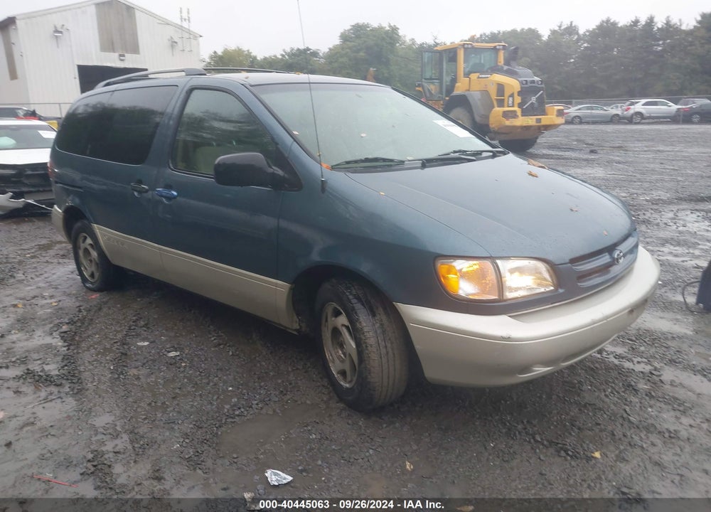 2000 TOYOTA SIENNA XLE VIN: 4T3ZF13C7YU234838