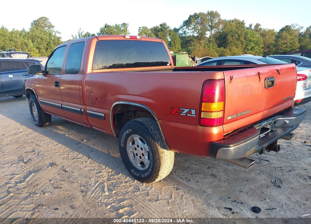 2001 CHEVROLET SILVERADO 1500 LS VIN: 2GCEK19T111273263