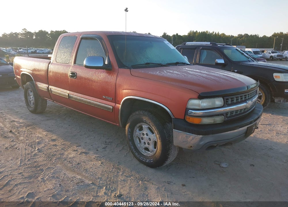 2001 CHEVROLET SILVERADO 1500 LS VIN: 2GCEK19T111273263
