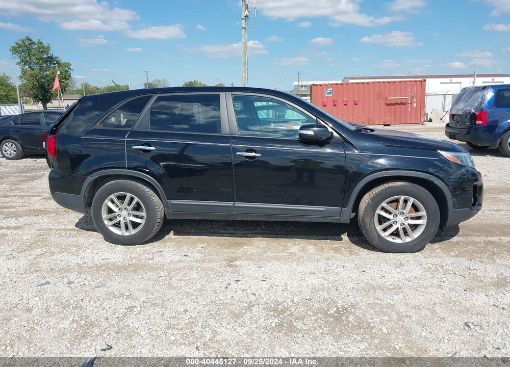 2015 KIA SORENTO LX VIN: 5XYKT3A64FG589304