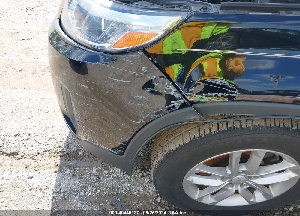 2015 KIA SORENTO LX VIN: 5XYKT3A64FG589304