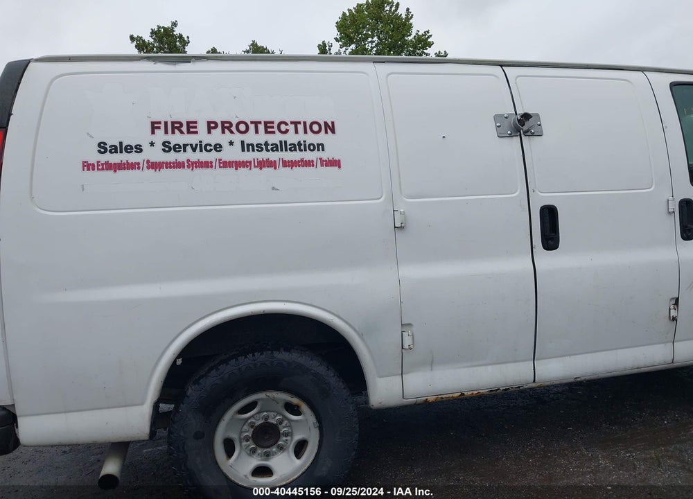 2006 CHEVROLET EXPRESS WORK VAN VIN: 1GCGG25V261170373