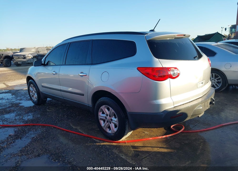 2012 CHEVROLET TRAVERSE LS VIN: 1GNKRFED2CJ169780