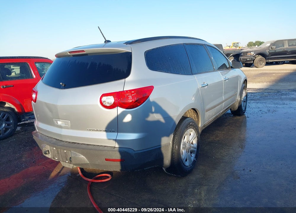 2012 CHEVROLET TRAVERSE LS VIN: 1GNKRFED2CJ169780