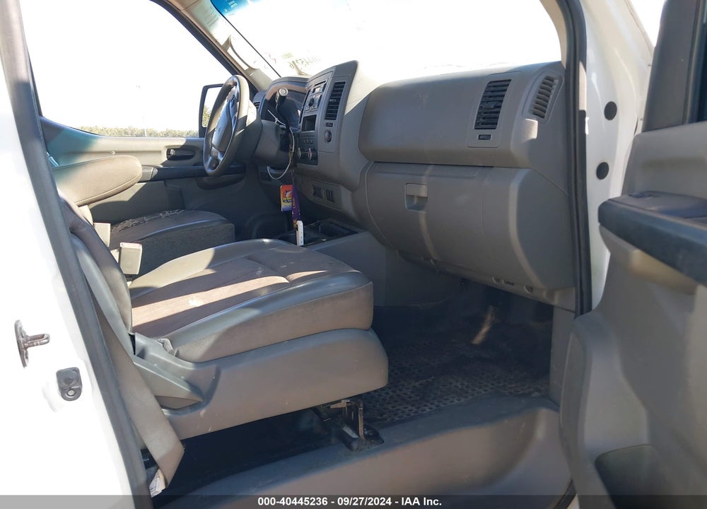 2017 NISSAN NV CARGO NV2500 HD S V6 VIN: 1N6BF0KY2HN800272