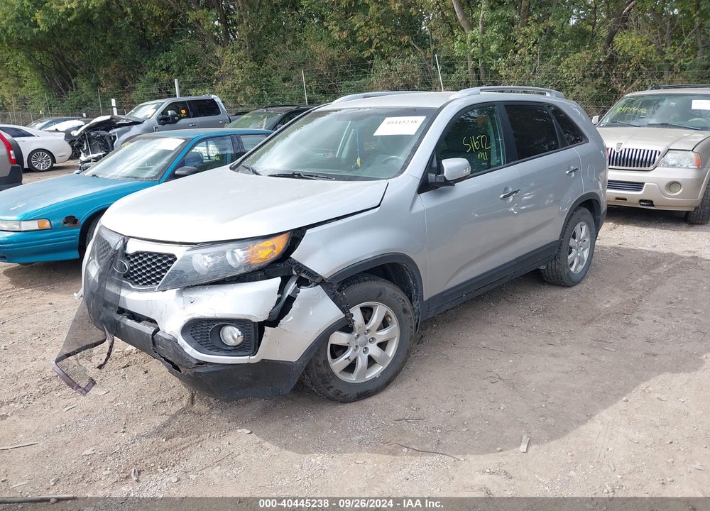 2013 KIA SORENTO LX VIN: 5XYKT3A62DG419360