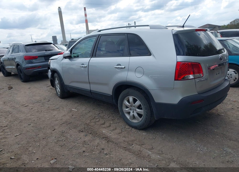 2013 KIA SORENTO LX VIN: 5XYKT3A62DG419360