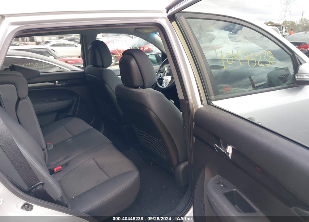 2013 KIA SORENTO LX VIN: 5XYKT3A62DG419360