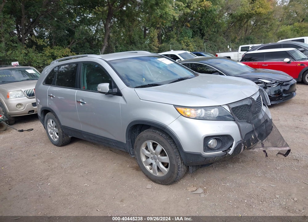 2013 KIA SORENTO LX VIN: 5XYKT3A62DG419360