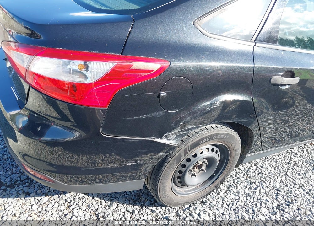 2014 FORD FOCUS S VIN: 1FADP3E21EL188404