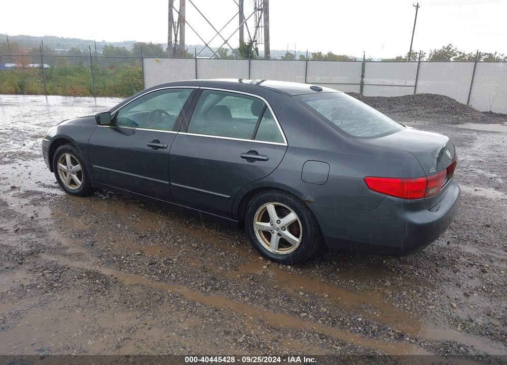 2005 HONDA ACCORD 2.4 EX VIN: 1HGCM56805A165495