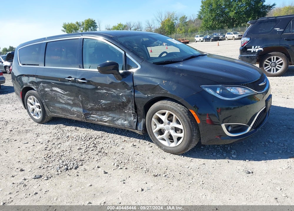 2018 CHRYSLER PACIFICA TOURING PLUS VIN: 2C4RC1FGXJR125765