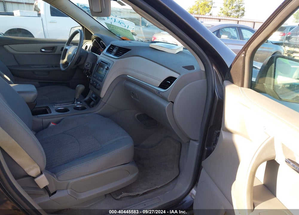 2016 CHEVROLET TRAVERSE LS VIN: 1GNKVFKD5GJ229895