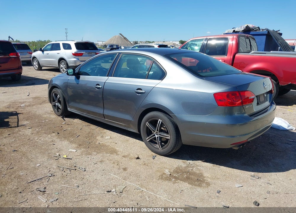 2013 VOLKSWAGEN JETTA 2.5L SE VIN: 3VWDP7AJ4DM204720