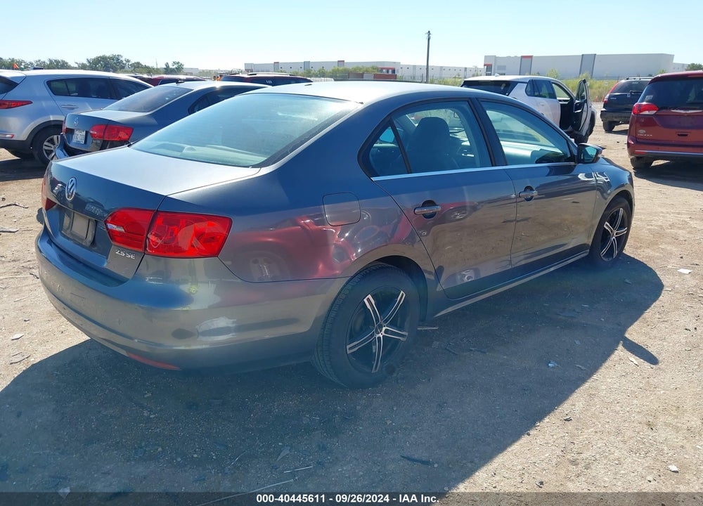 2013 VOLKSWAGEN JETTA 2.5L SE VIN: 3VWDP7AJ4DM204720