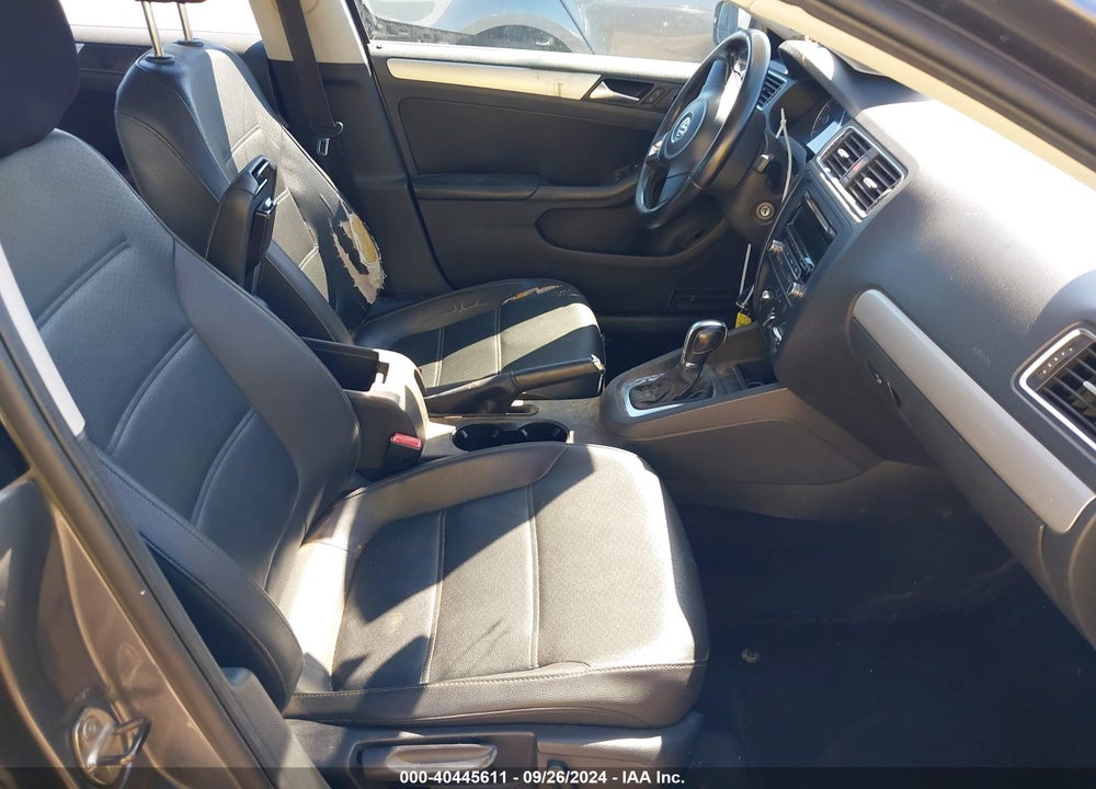 2013 VOLKSWAGEN JETTA 2.5L SE VIN: 3VWDP7AJ4DM204720