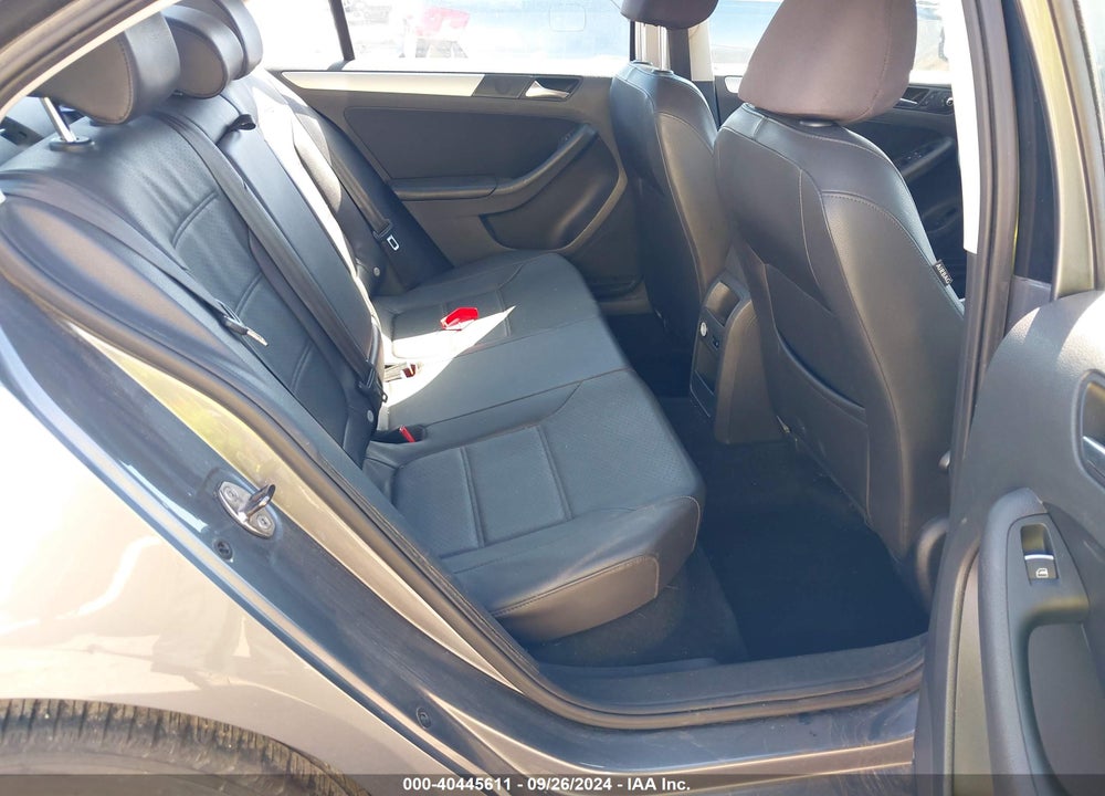 2013 VOLKSWAGEN JETTA 2.5L SE VIN: 3VWDP7AJ4DM204720