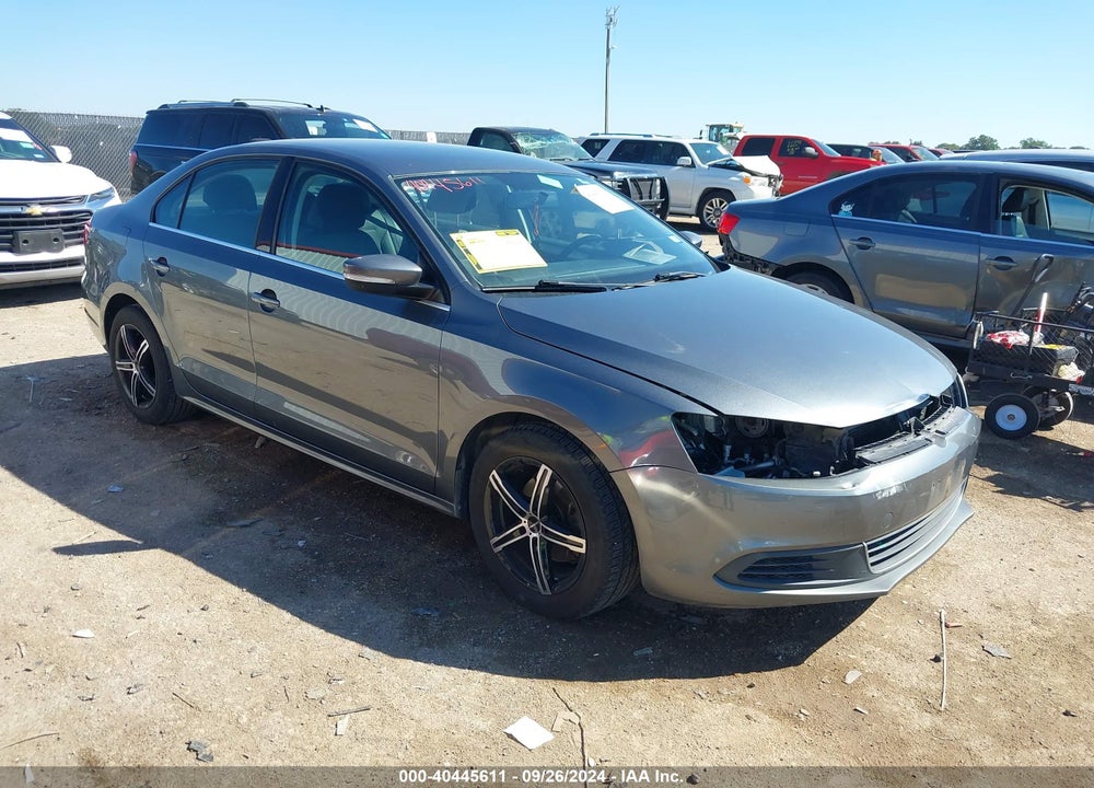 2013 VOLKSWAGEN JETTA 2.5L SE VIN: 3VWDP7AJ4DM204720