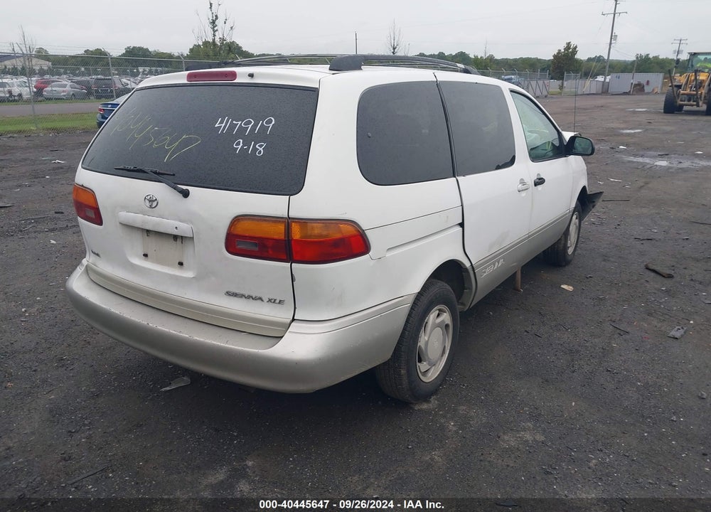 2000 TOYOTA SIENNA XLE VIN: 4T3ZF13C5YU172047