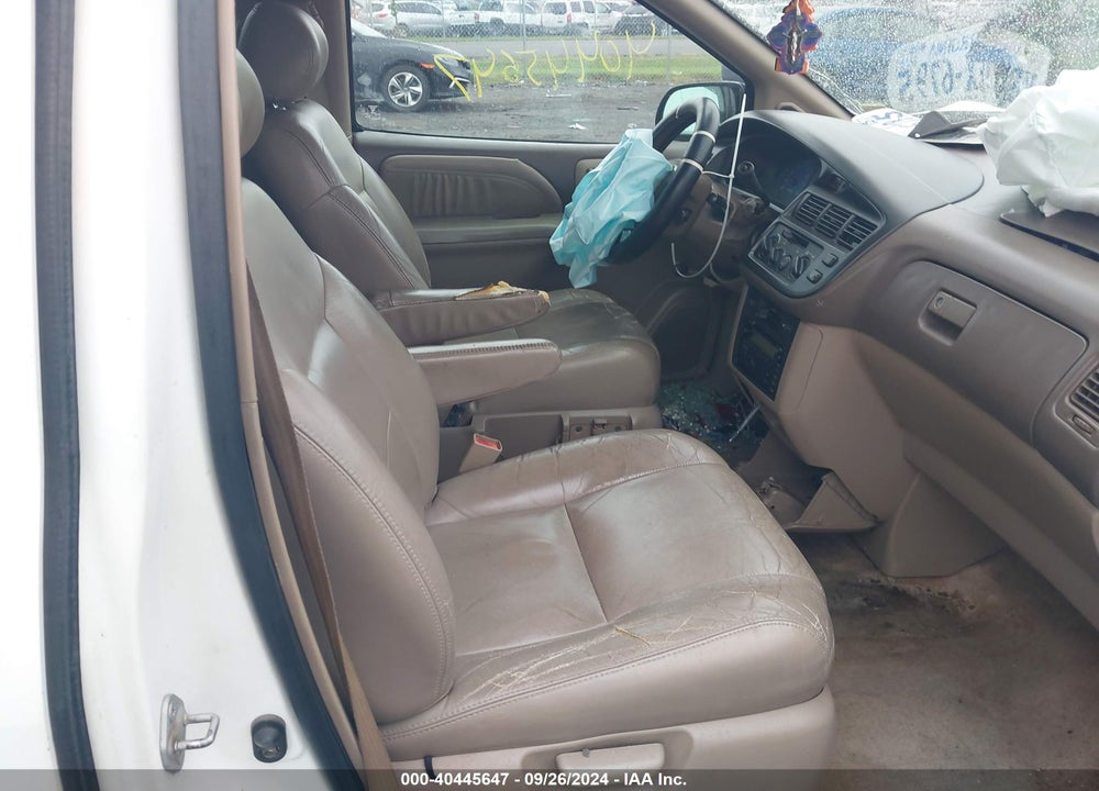 2000 TOYOTA SIENNA XLE VIN: 4T3ZF13C5YU172047