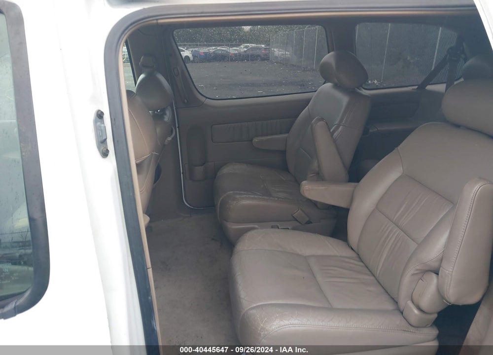 2000 TOYOTA SIENNA XLE VIN: 4T3ZF13C5YU172047