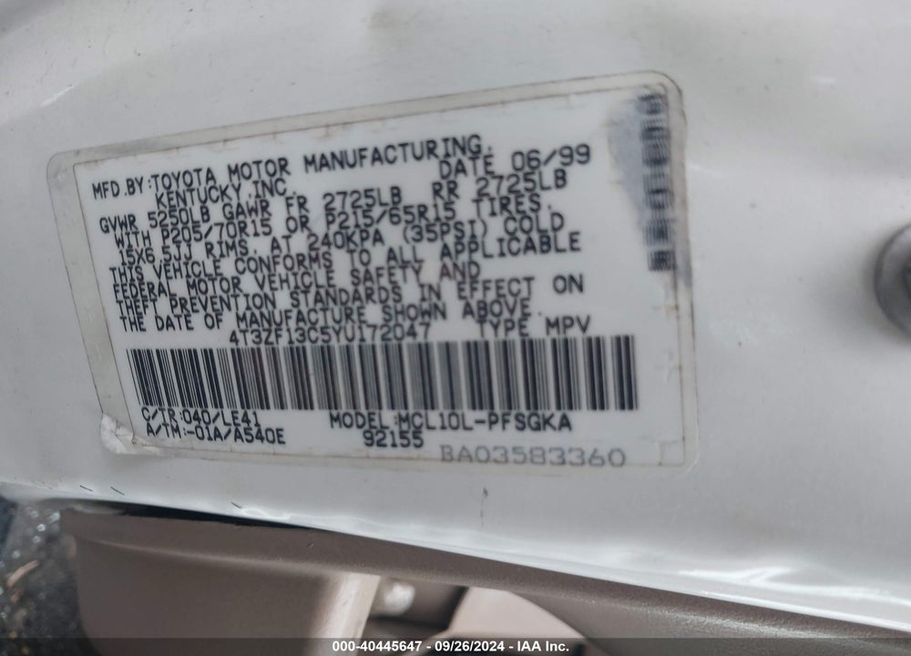 2000 TOYOTA SIENNA XLE VIN: 4T3ZF13C5YU172047
