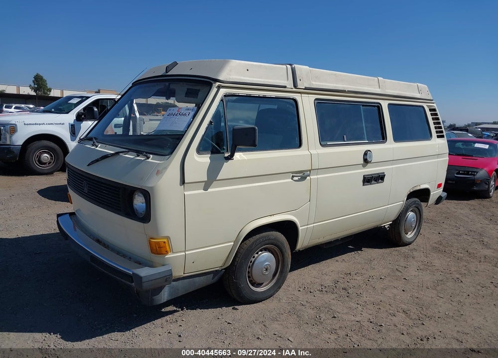 1981 VOLKSWAGEN KOMBI CAMPER VIN: WV2ZA0258BH065827