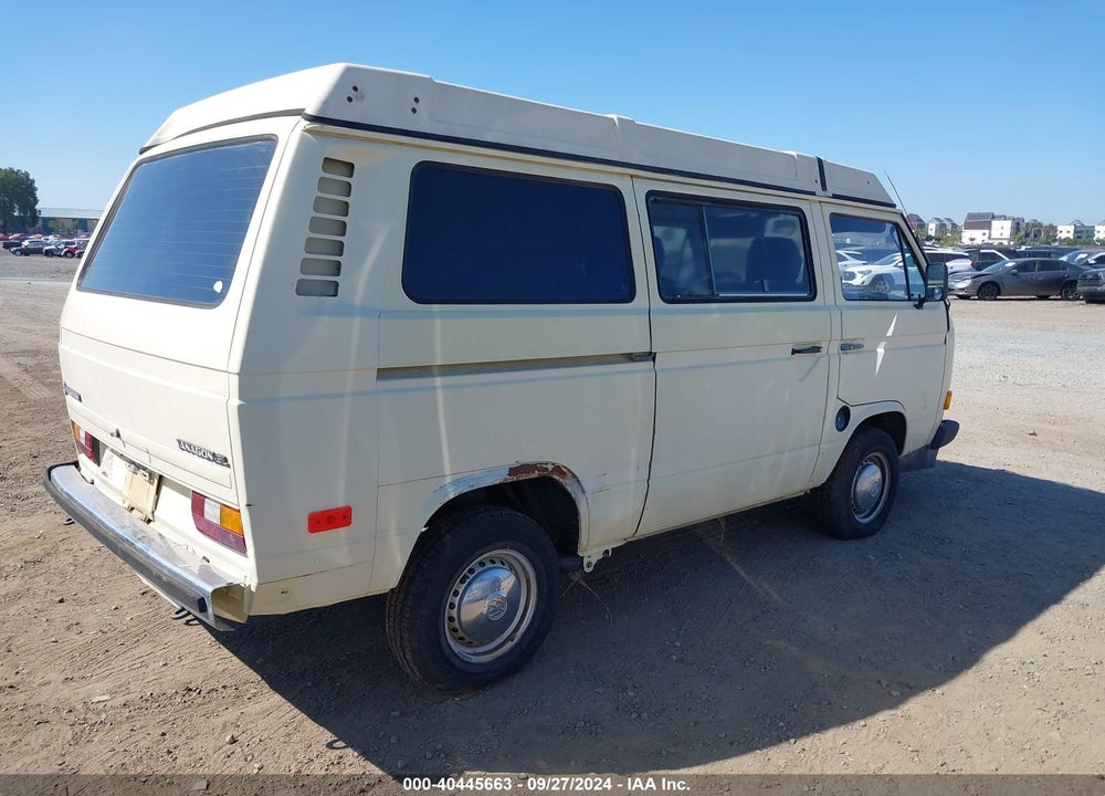 1981 VOLKSWAGEN KOMBI CAMPER VIN: WV2ZA0258BH065827