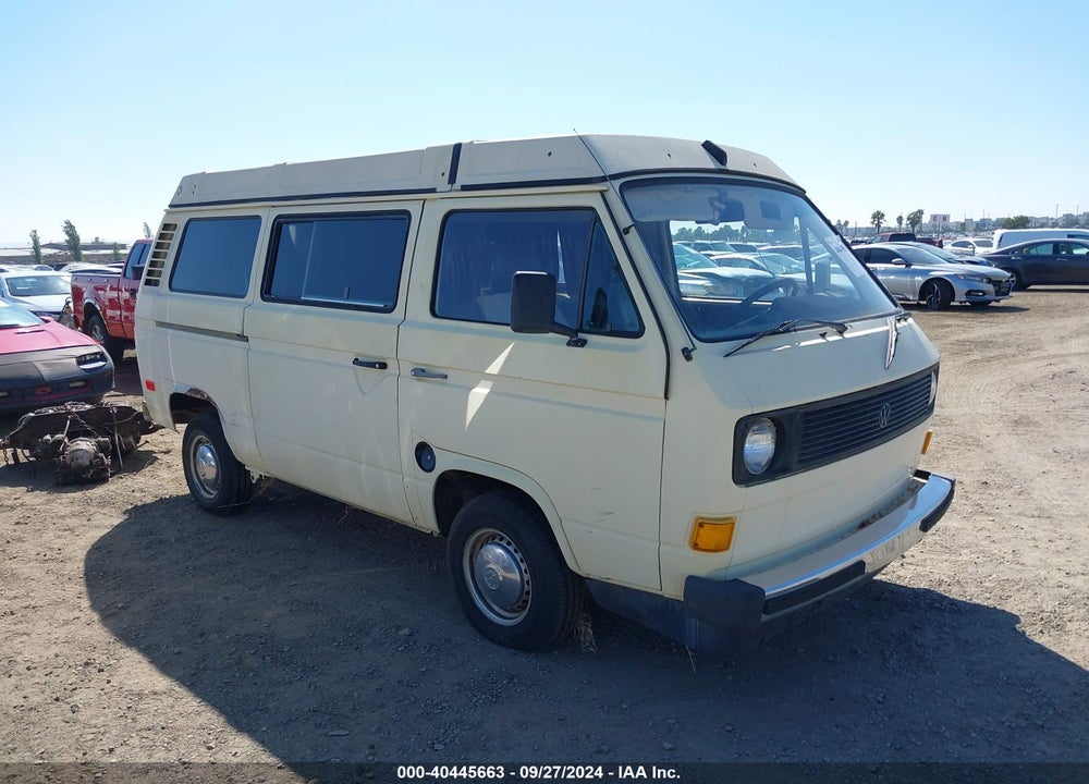 1981 VOLKSWAGEN KOMBI CAMPER VIN: WV2ZA0258BH065827