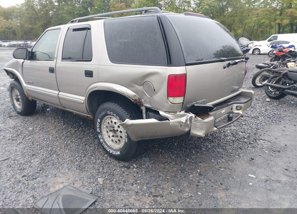 2002 CHEVROLET BLAZER LS VIN: 1GNDT13W52K101421