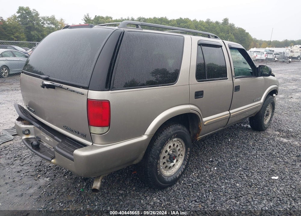 2002 CHEVROLET BLAZER LS VIN: 1GNDT13W52K101421