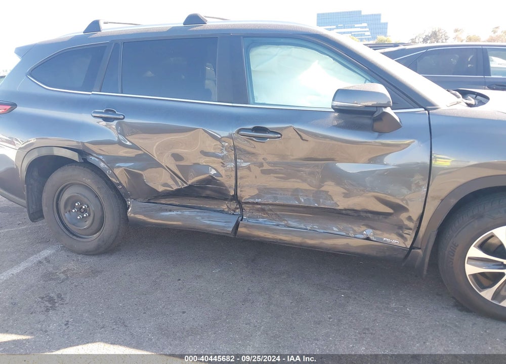 2023 TOYOTA HIGHLANDER HYBRID XLE VIN: 5TDKBRCH2PS135688