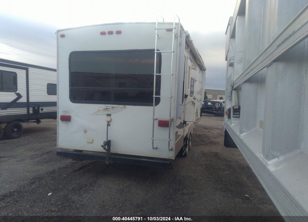 2008 KEYSTONE 252FWRLS VIN: 4YDF2522481533178
