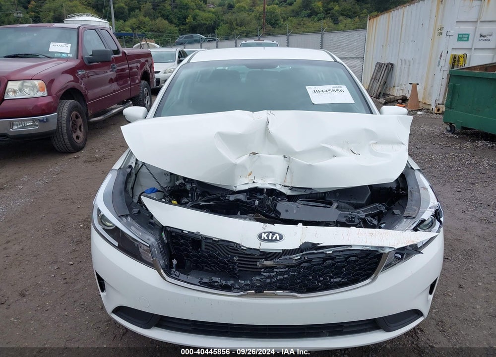 2017 KIA FORTE VIN: 3KPFK4A75HE100833