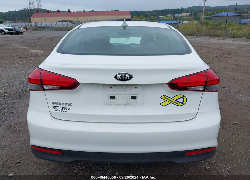 2017 KIA FORTE VIN: 3KPFK4A75HE100833