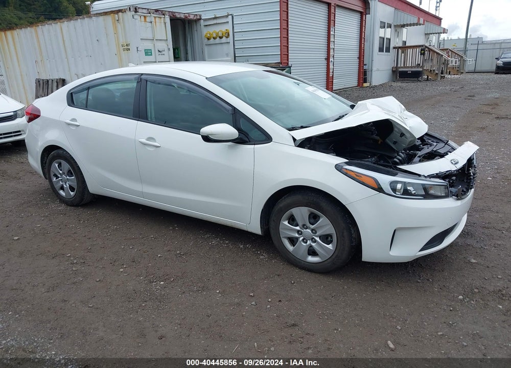 2017 KIA FORTE VIN: 3KPFK4A75HE100833