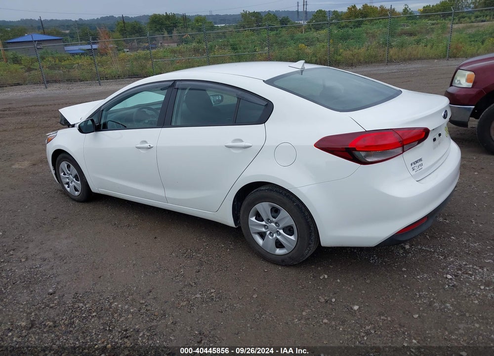 2017 KIA FORTE VIN: 3KPFK4A75HE100833