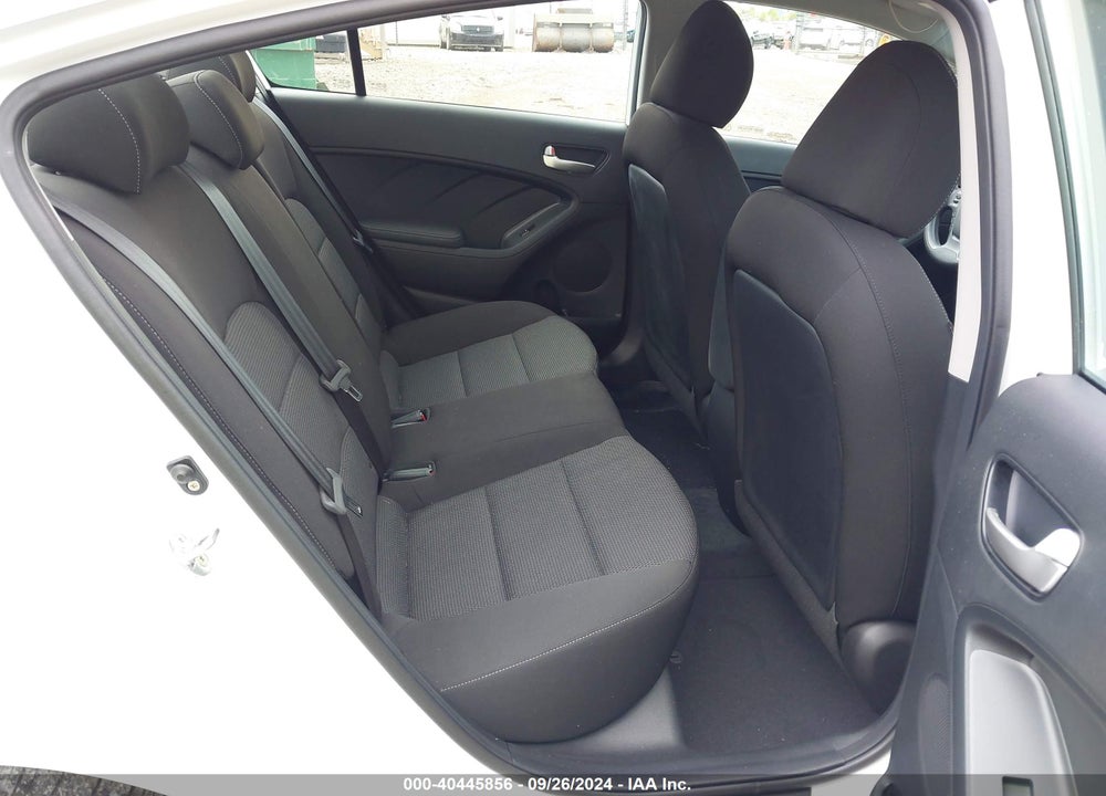 2017 KIA FORTE VIN: 3KPFK4A75HE100833