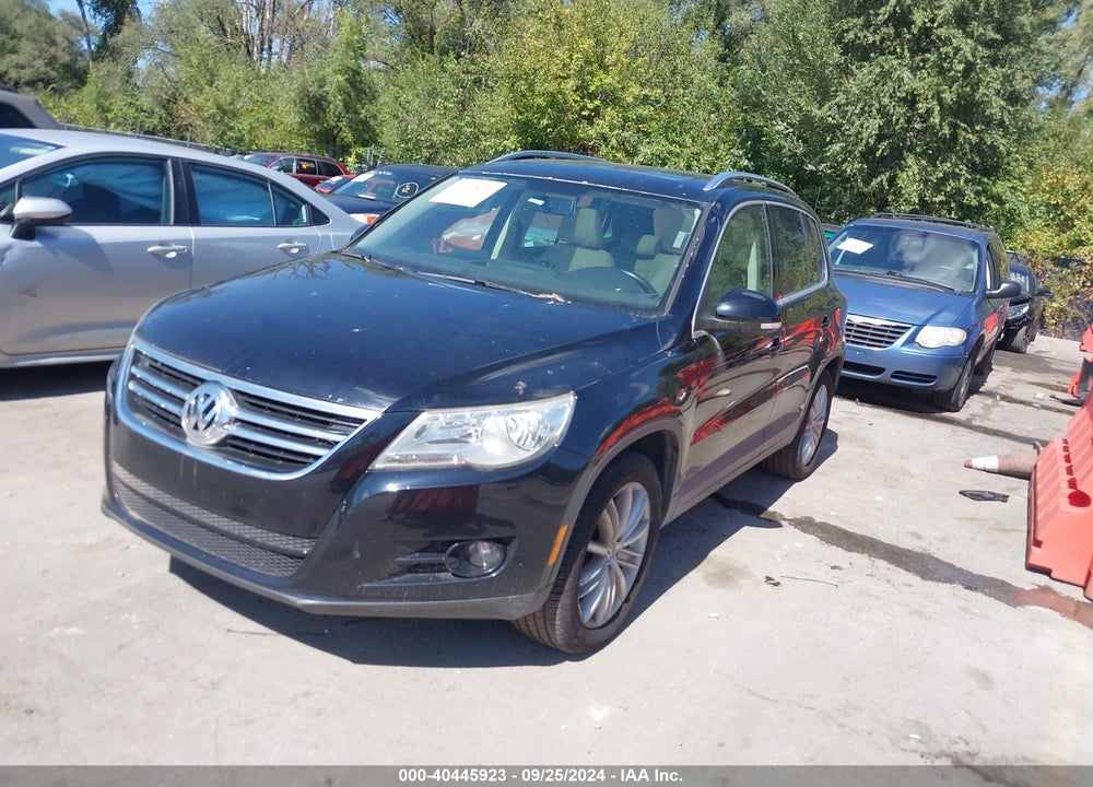 2011 VOLKSWAGEN TIGUAN SE VIN: WVGBV7AX8BW519419
