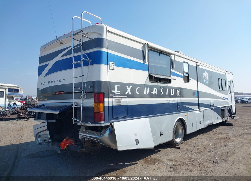 2002 FREIGHTLINER CHASSIS X LINE MOTOR HOME VIN: 4UZAAHAK32CK26319