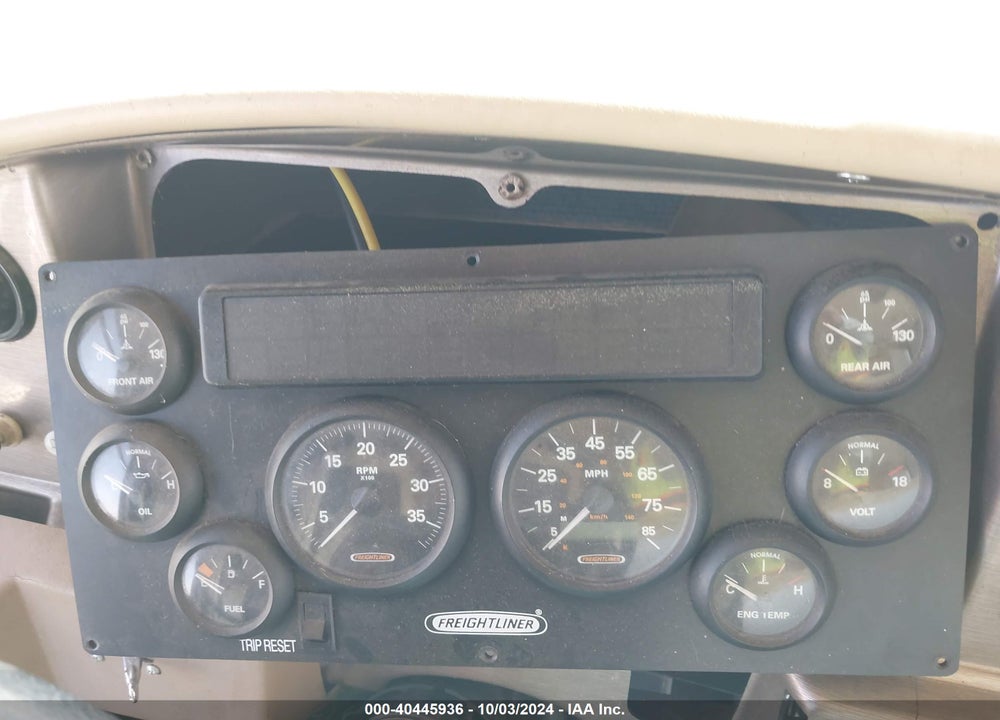 2002 FREIGHTLINER CHASSIS X LINE MOTOR HOME VIN: 4UZAAHAK32CK26319