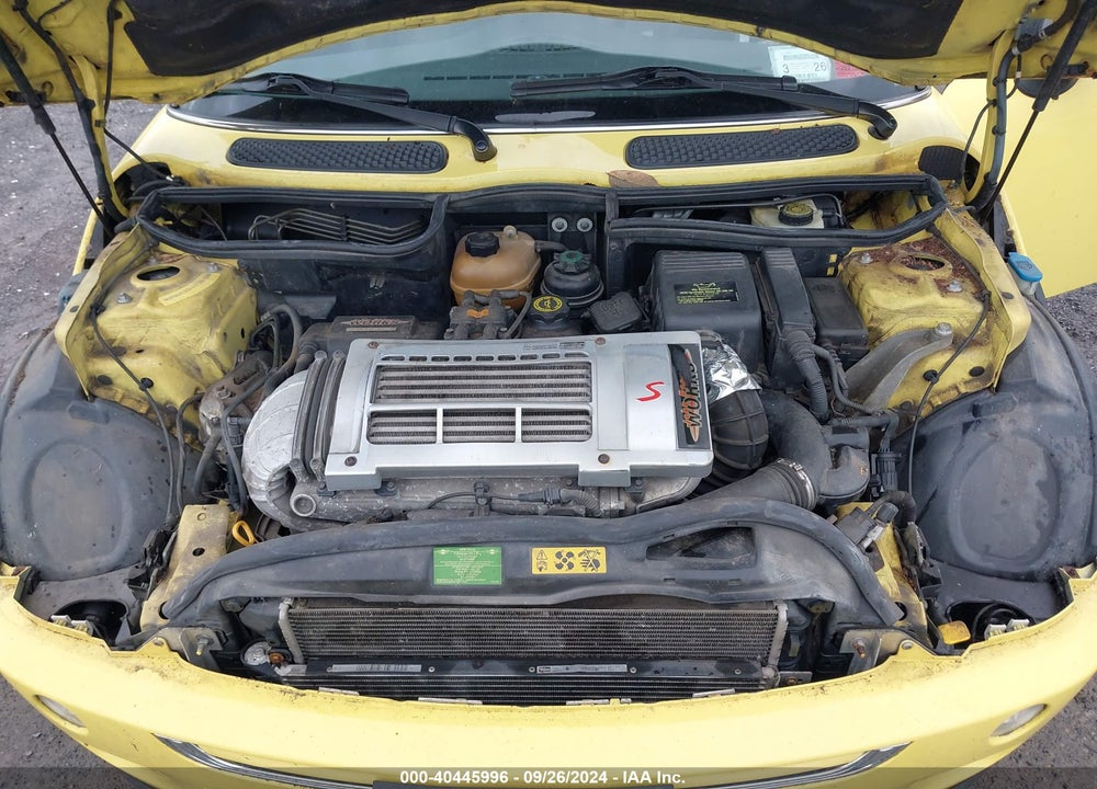 2004 MINI COOPER S VIN: WMWRE33444TD84166