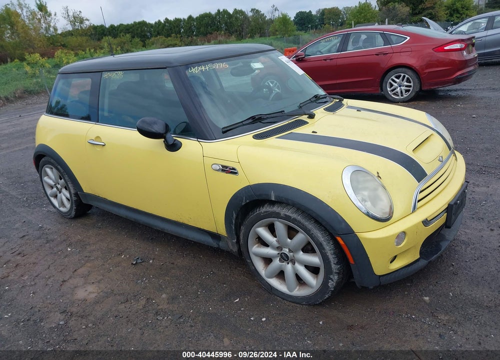 2004 MINI COOPER S VIN: WMWRE33444TD84166