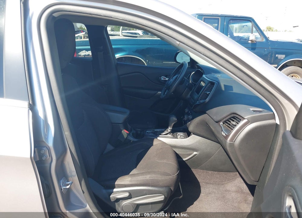2019 JEEP CHEROKEE LATITUDE FWD VIN: 1C4PJLCB8KD248941