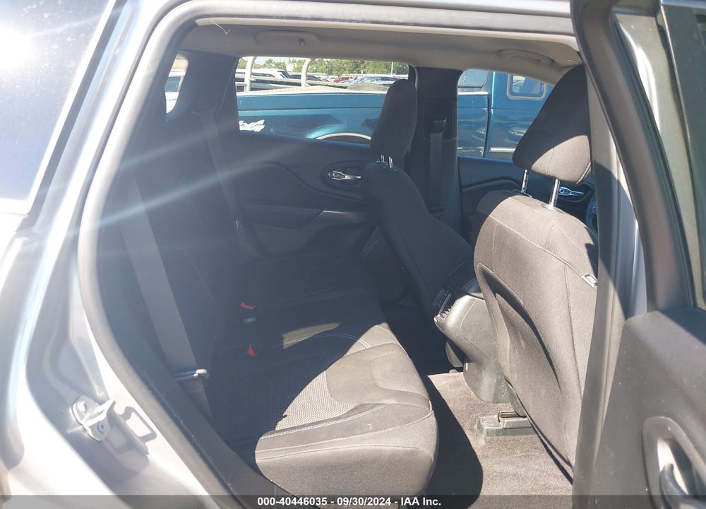 2019 JEEP CHEROKEE LATITUDE FWD VIN: 1C4PJLCB8KD248941