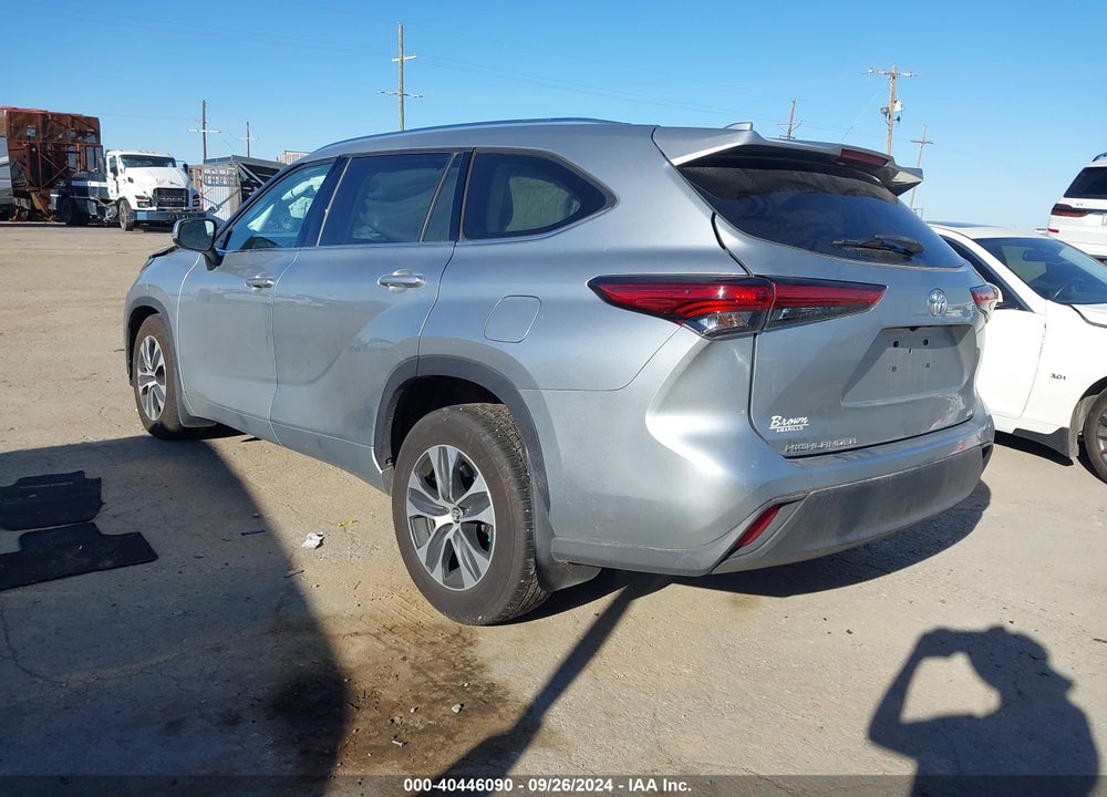 2021 TOYOTA HIGHLANDER XLE VIN: 5TDGZRAH3MS043764